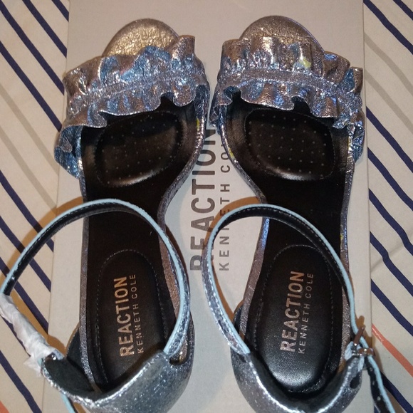 Kenneth Cole Rise Ruffle Heels 9.5 - Picture 4 of 12